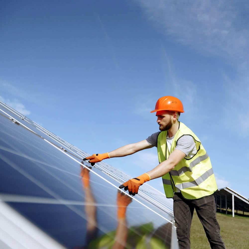 reformas con placas solares para mejorar la eficiencia energética